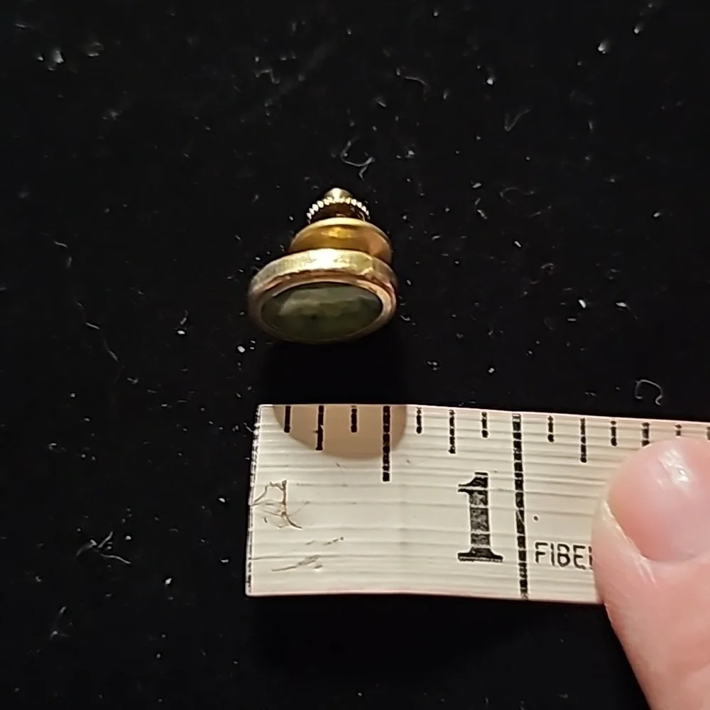 Vintage Natural Green Stone Tie Pin 🎠50